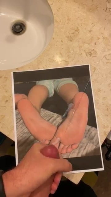 Feet Cum Tribute