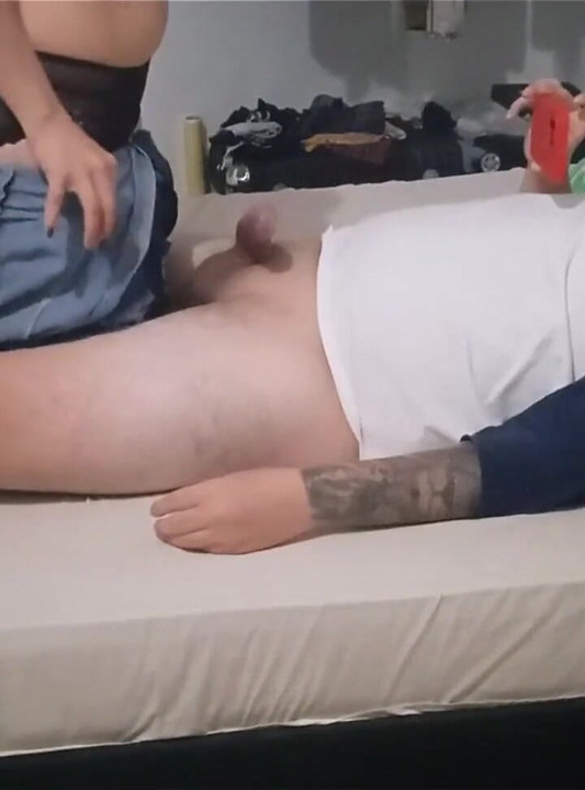 I Woke up in a Hot Babe's Bed and She Let Me Fuck Her Tight Holes