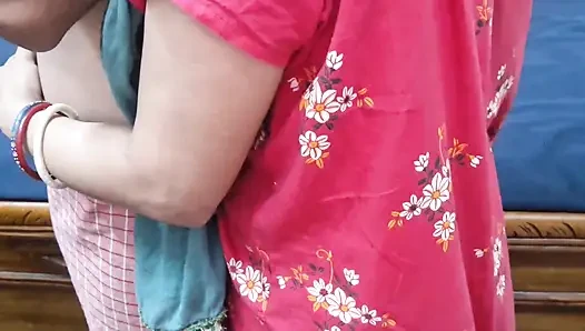 Xxxx seksi tombul kadın erkek arkadaşının arkadaşıyla sikişiyor