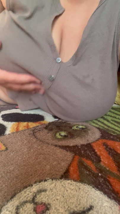 这个红发婊子正在为你拍摄视频