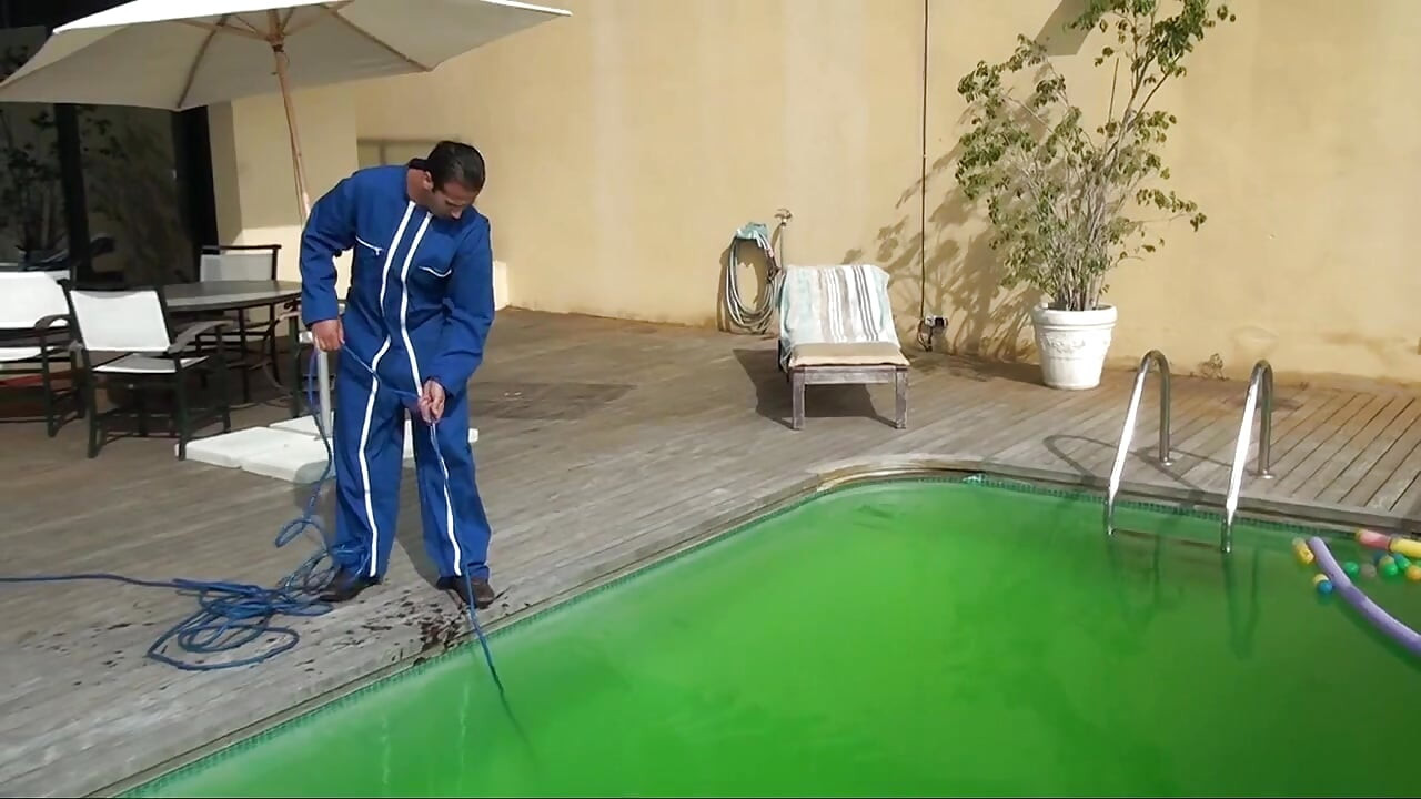 Yüzme havuzunda iyi sikiş