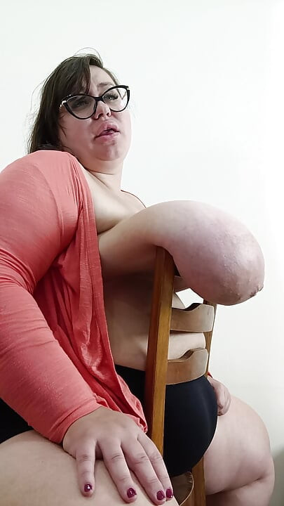 นมสวิงกิ้งบนโต๊ะ