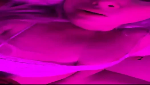 Bu amcık kimin? Benim ama istersen seninle paylaşabilir miyim?