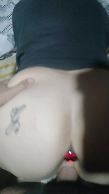 Κρατώντας το με το βύσμα