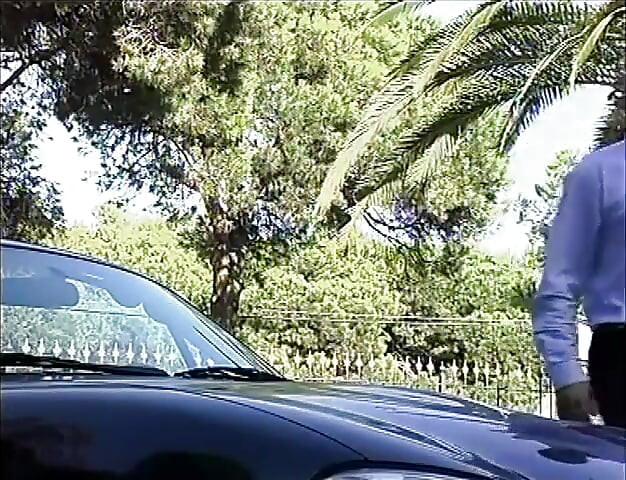 Amcık yalayan amcık yatak odasında üçlü sikişiyor... ağzına boşalma