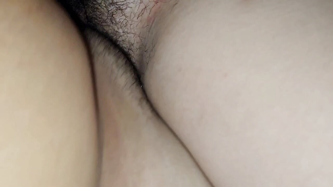 Sehr behaarte muschi, pOV - ich frage meine stiefschwegerin nach muschi und Sh