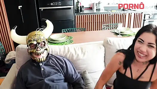 Istri nakal ini dientot habis-habisan sama pria lain di depan suaminya