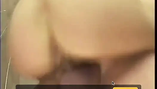 Sevimli koyu saçlı hasta Monika Unco yeni tıp testinde yer almak için seçildi