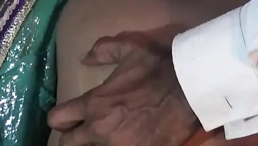 Aku memeriksa mesin seksi saudari iparku dan mendinginkannya.