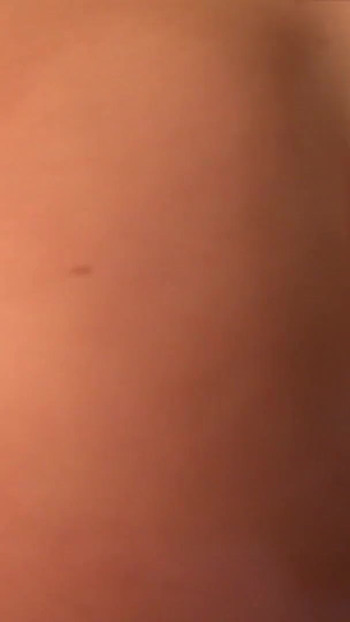 "Ateşli orta yaşlı seksi kadın eğitmen alyssia vera tıraşlı amcığını parmaklıyor"