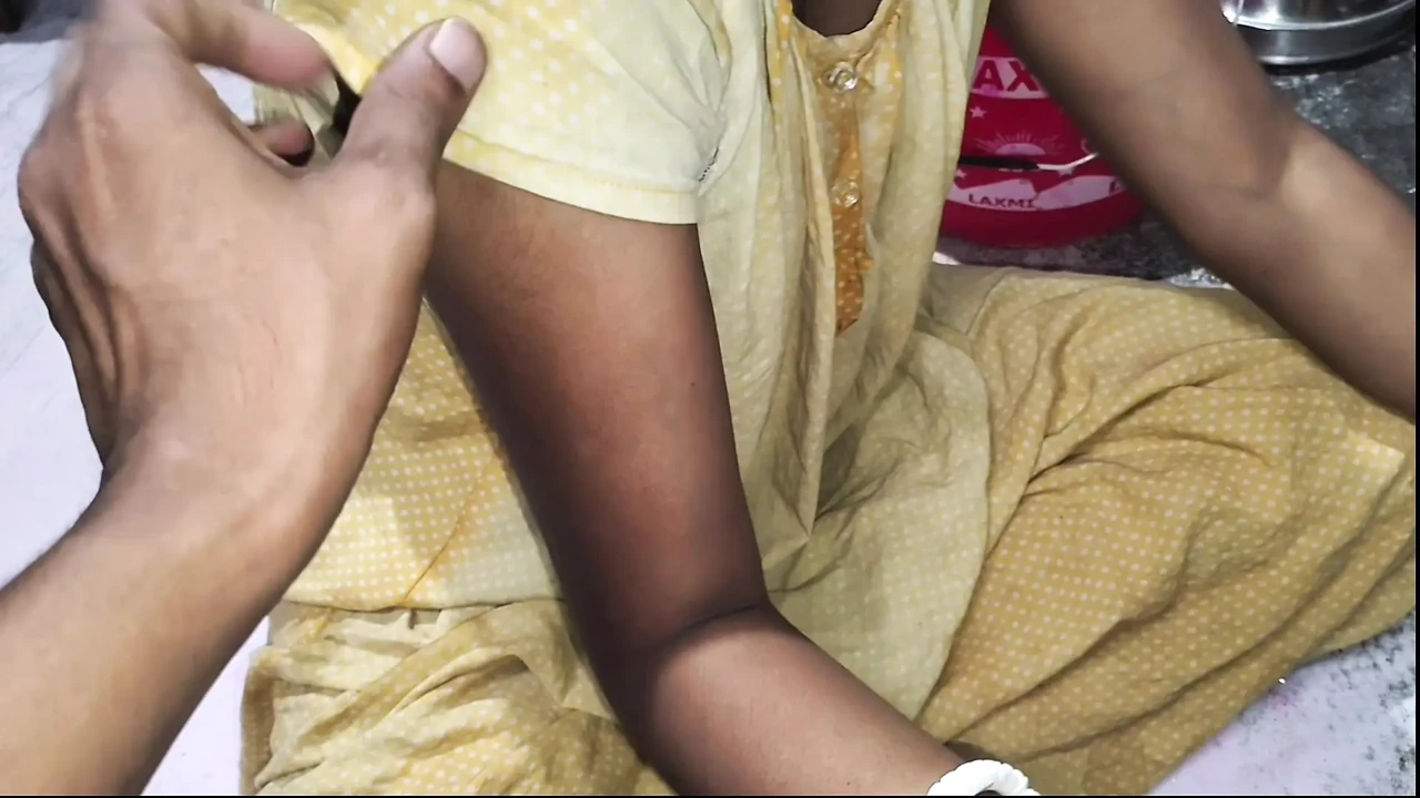 Indian Desi Girl Fucking with tight Pussy When She was Cooking Homemade sex Video