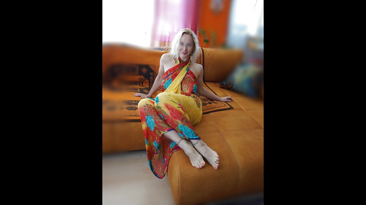 Blonde mature posing and blowjob