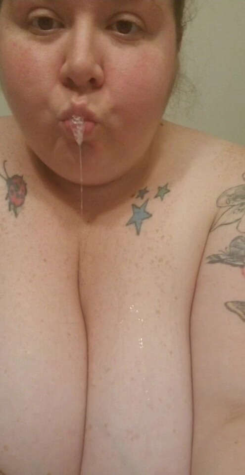 BBW Laurellie93 elsker virkelig å leke med sæd..