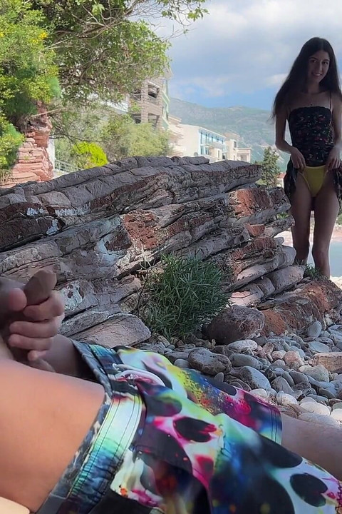 Dick Flashing on the Beach - Girl Saw My Cock and Helped Me Cum