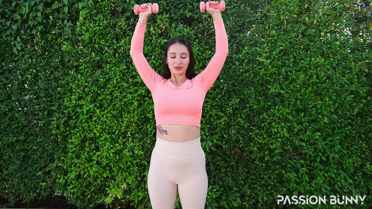 Workout with Passionbunny - Day 4 - Shoulders