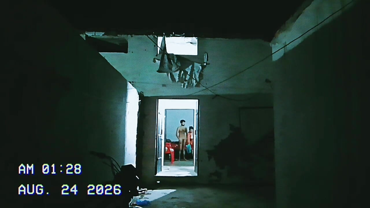Roj aati hai Chali jaati hai munh mein land leti hai CCD camere mein record