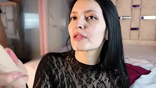 Islak dildo oyunu: yüzümü sırılsıklam bırakıyorum