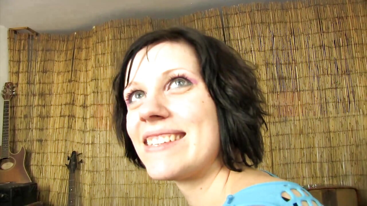 Vruća francuska brineta i snimljena