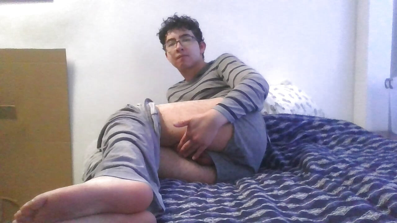 Cute twink femboy latino cumming, feet fetish