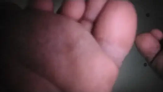 Cute hottie 18+ blesses you with her filthy feet to lick clean in exchange for all your assets.