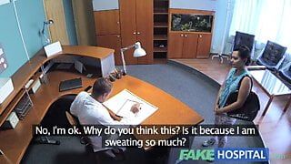 FakeHospital пациентка подслушивает, как доктор трахает медсестру и занимается сексом
