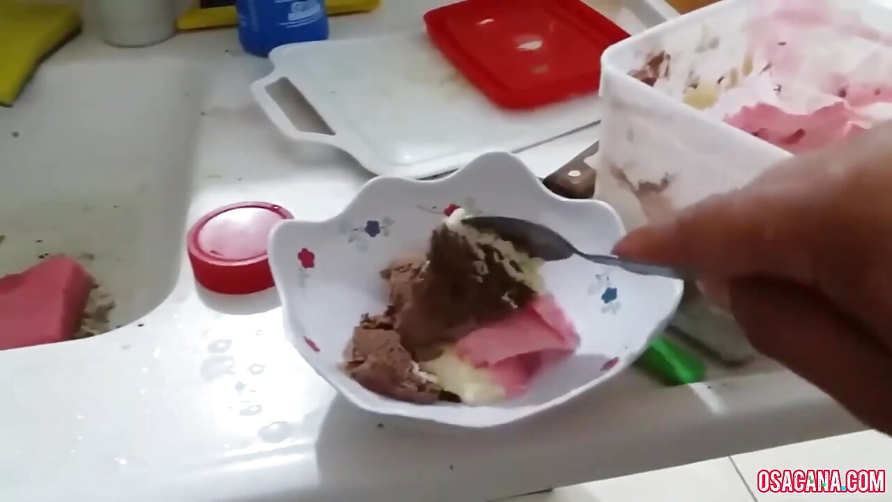Sorvete de porco para namorada safada