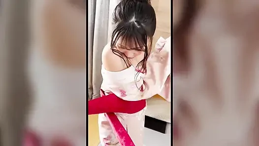 Part 2: Snow-white Slim Body & White Peach Buttocks!
