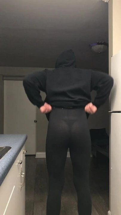 Teasing in leggings