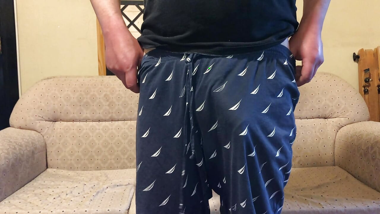 Aile kanepesinde anal mastürbasyon