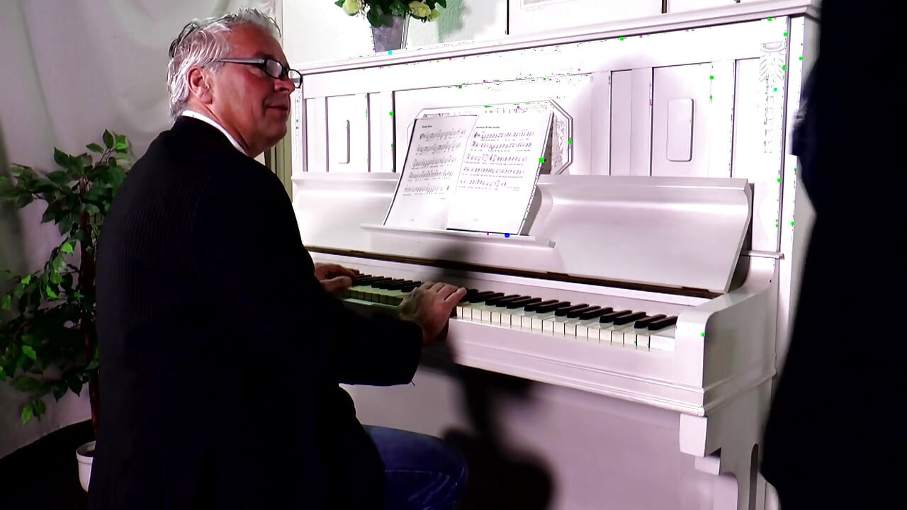 Aula de piano com tesão com surpresa final!