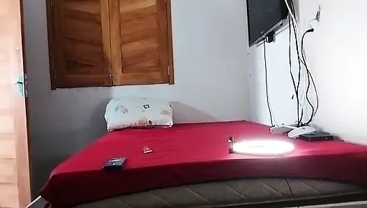 Oyununu oynarken, onu kızdırmanın ve kışkırtmanın bir yolunu buldu.