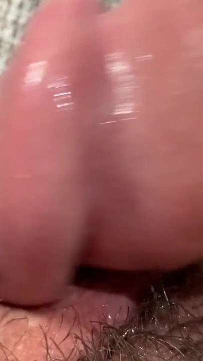 โคลสอัพโชว์ฉันถูดิลโด้บนควยของชายข้ามเพศของฉัน คลิป 2