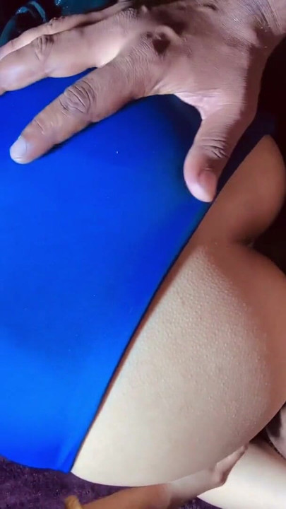 देसी गांव की हॉट सौतेली मम्मी की तंग चूत चुदाई X Video, भारतीय कुंवारी सौतेली मम्मी की पहली तीमारदार ने गांव की सौतेली मम्मी LgQueen का मजा लिया | क्लिप 1