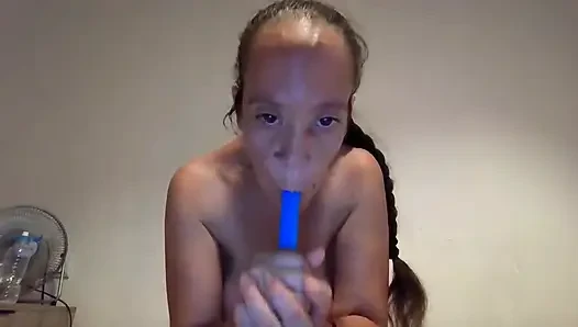 Сиськи с водой и глубоким горлом