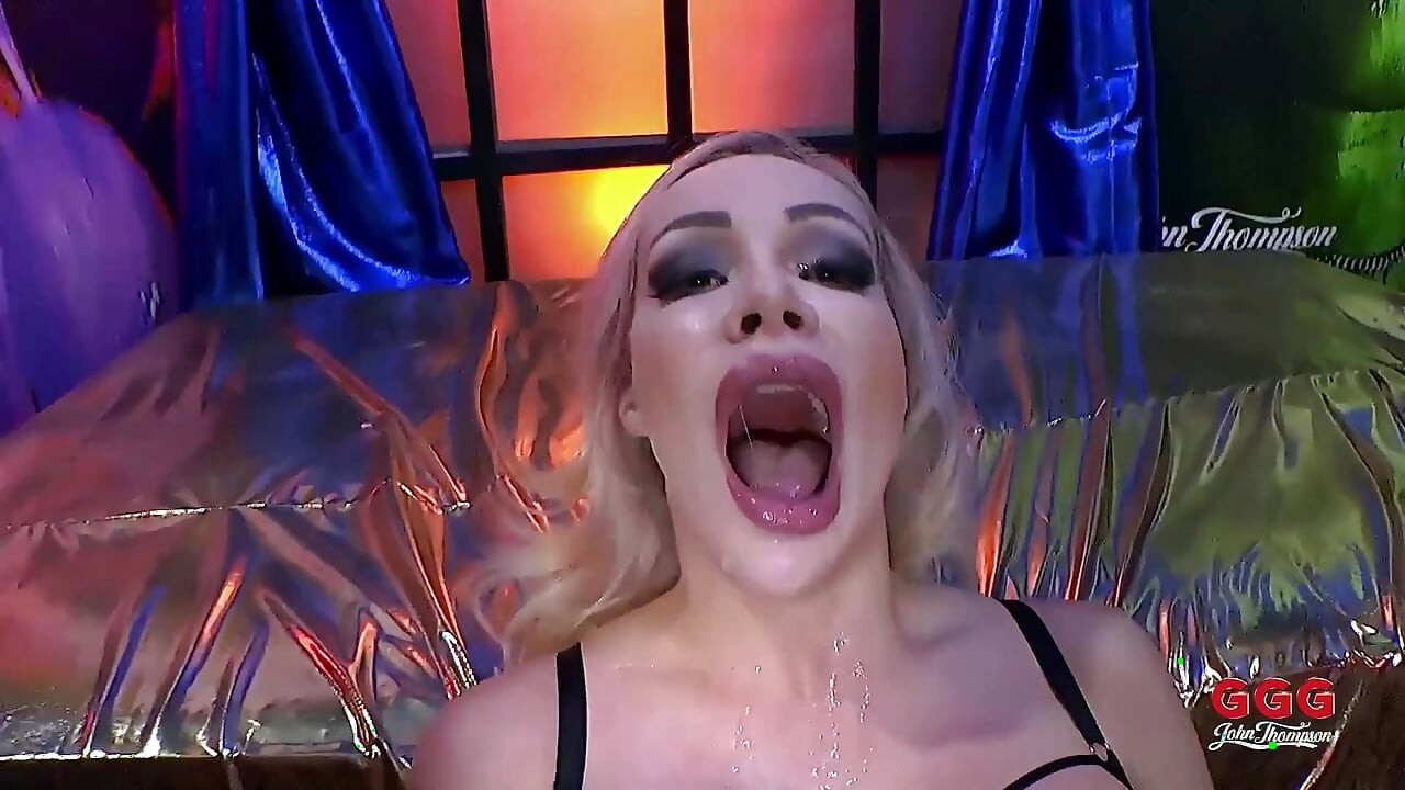 Ggg John Thompson Hot MILF Drinking Piss in Bukkake Gangbang