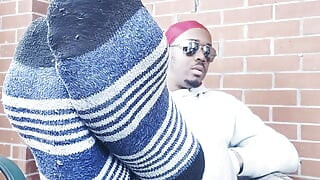 Agitation des orteils et croisement de mes plantes de pieds (2025)