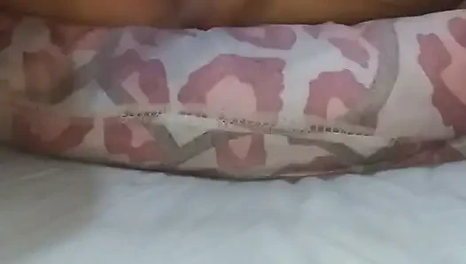 Güzel ıslak amcığım.karımdan zevk aldı