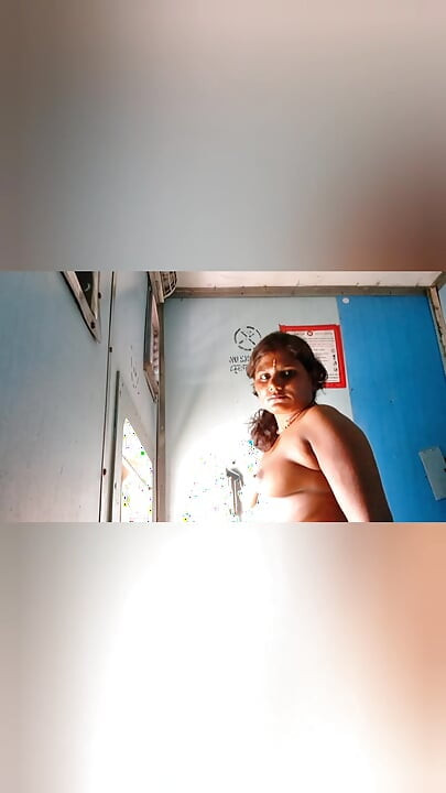 Horny Bengali Secretary Fucks her Boss in Delhi to get her Raise to maintain her Sexy Figure