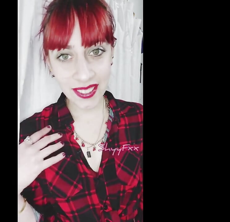 Shyyfxx Underdanig Fan Beder Hendes Idol Om En Beskidt Slimet Pik, Der Suger JOI