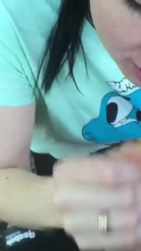 Zetration gave her fan a! Would you like to be in his place?) | Clip 1
