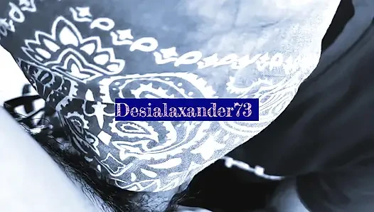 Arkadaşım yarağımı gırtlağına kadar alıyor ve her damla dölünü yutuyor