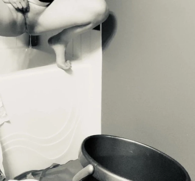 Amateur hot hairy pussy squirting piss long distance