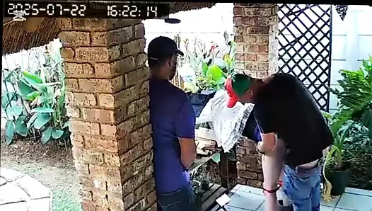 Aldatılan patron mastürbasyon yaptığı sürtük karısını sikmemi istedi