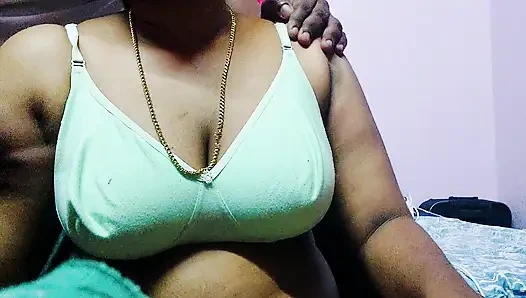 Hintli öğretmen kamasutrayı öğretiyor