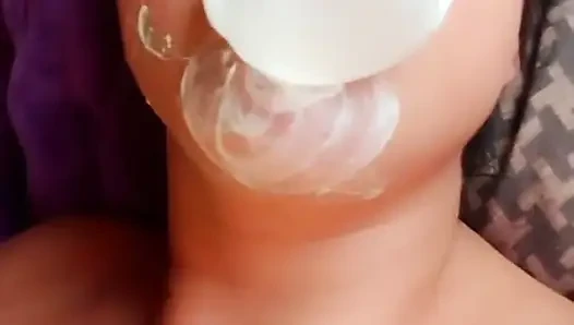 Klebrige bubblegum Gesichtsbesamung - nackt pOV - bunny Looner