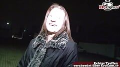 Alemã menina feia ao lado pega na rua para teste amador
