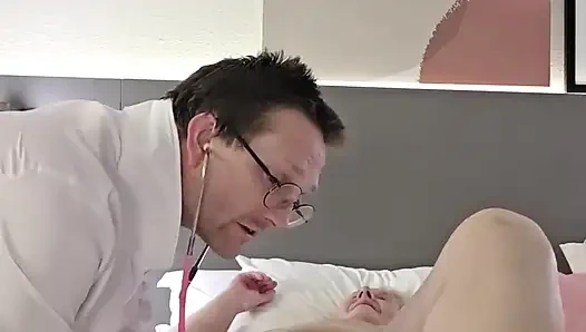 This Dr Visit Got Eating Pussy