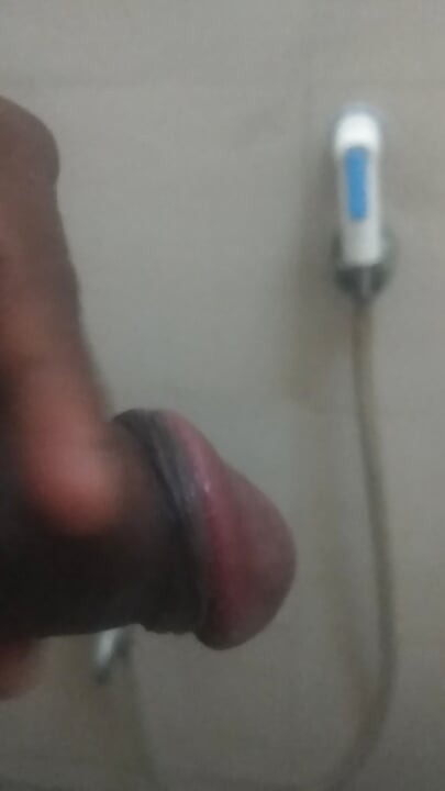 Tamil boy bathroom la Kai adikira Video part 2