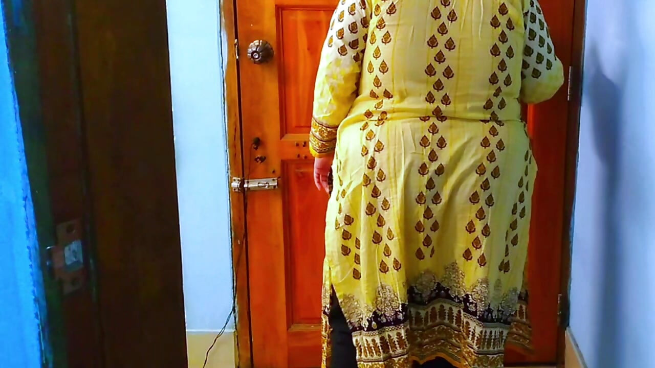 Hot Bhabhi Gets Rough Anal Fucked By Husband When she was clean Room!
