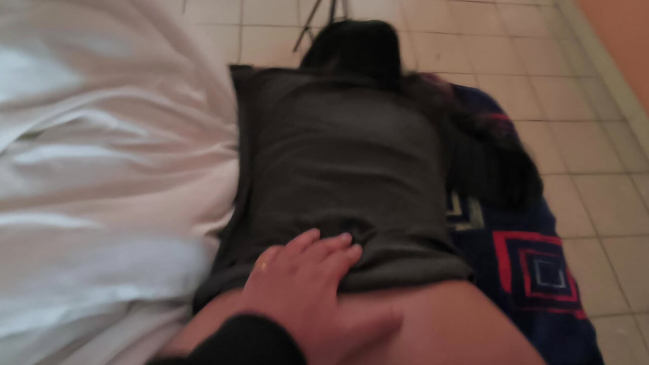 Pa ra, por favor, minha buceta dói de tanto transar!, ela é cristã madura e eu transo o dia todo sem parar